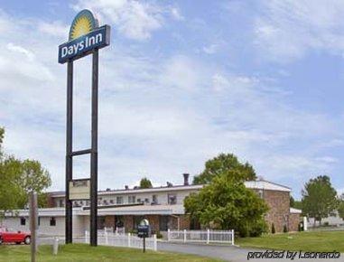 Days Inn By Wyndham פונד דו לאק מראה חיצוני תמונה